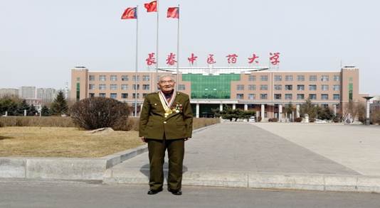 说明:老兵站门口